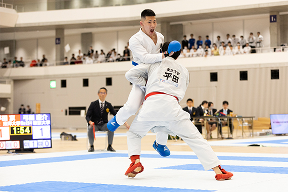 空手道部が関東学生空手道選手権大会で2冠を達成しました イメージ画像