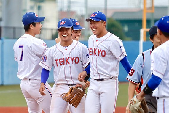 硬式野球部が1部昇格をかけて臨む入替戦において学生マネージャーが来場者特典を企画しました イメージ画像1