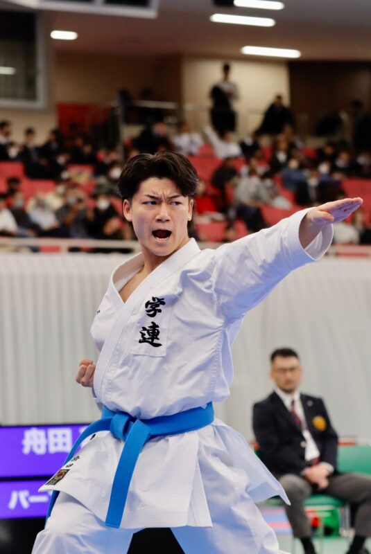 天皇盃・皇后盃 第51回全日本空手道選手権大会において舟田葵が男子個人形で第3位の成績を収めました イメージ画像