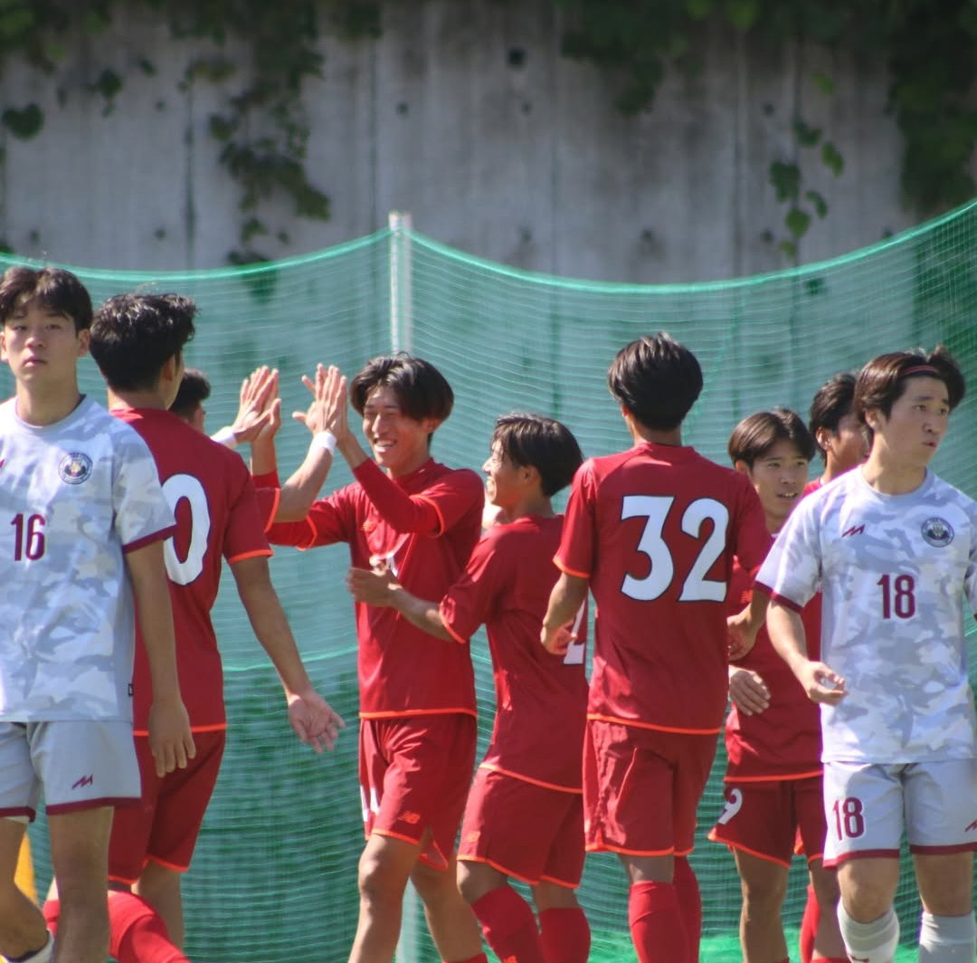 関東大学サッカーリーグ戦 東京・神奈川1部で優勝を果たし、表彰されました。 イメージ画像1