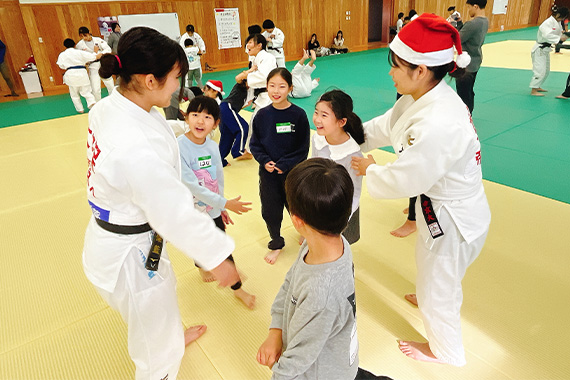 柔道部がTEIKYOマルチスポーツカーニバル 柔道体験会を実施しました イメージ画像