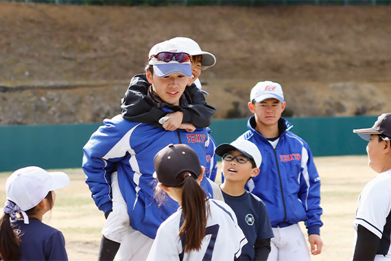 硬式野球部が小学生野球教室を実施しました イメージ画像