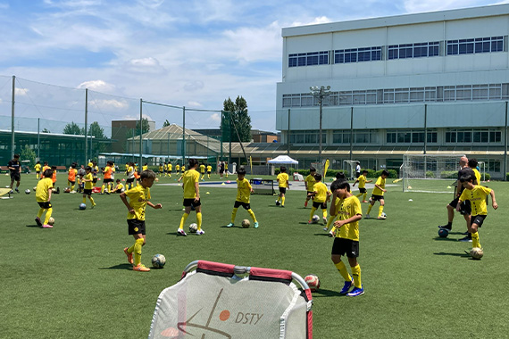 八王子キャンパスにて、ボルシア・ドルトムントサッカークリニック1DAYトレーニングキャンプを実施しました イメージ画像