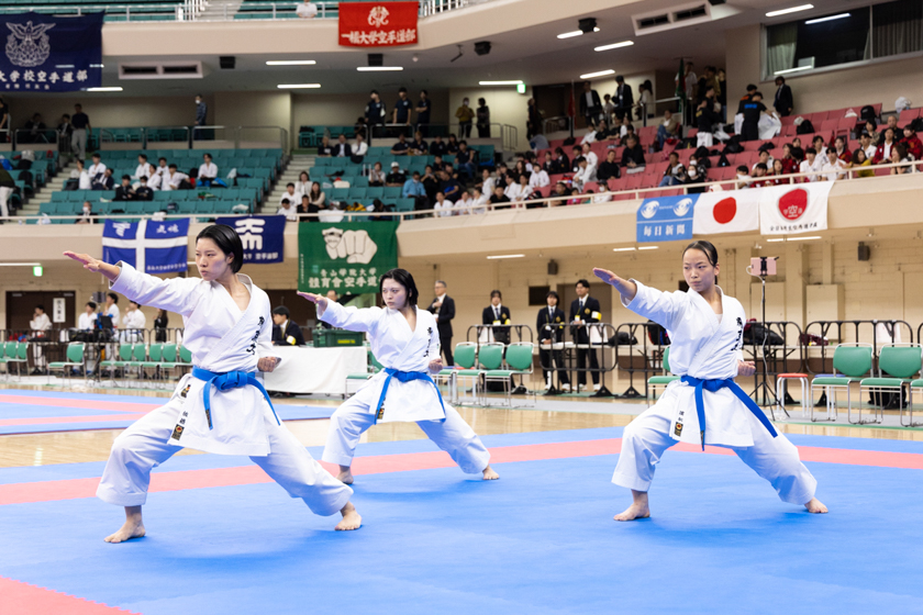 関東大学空手道選手権大会にて男子団体形で優勝しました イメージ画像
